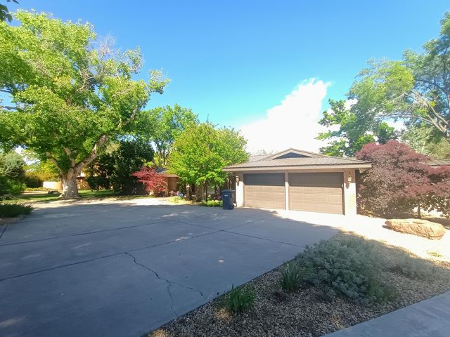 6504 Poza Rica Court NW, Albuquerque, NM 87107