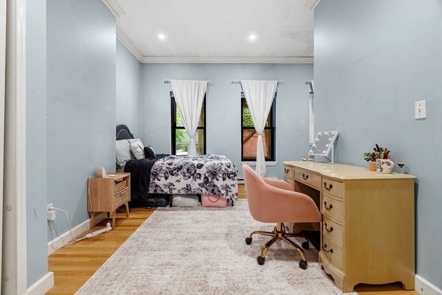 290 K St 2, Boston, MA 02127