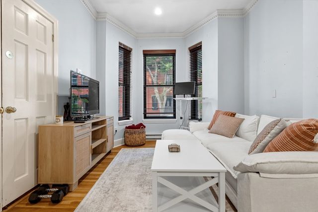 290 K St 2, Boston, MA 02127