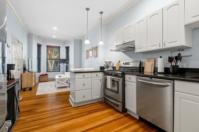 290 K St 2, Boston, MA 02127