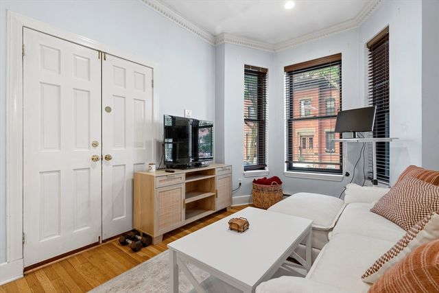 290 K St 2, Boston, MA 02127