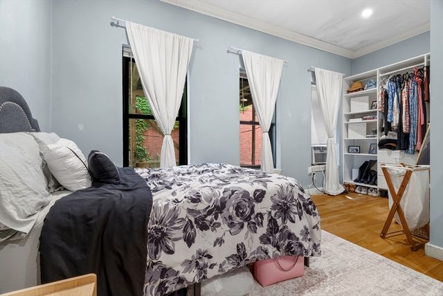 290 K St 2, Boston, MA 02127