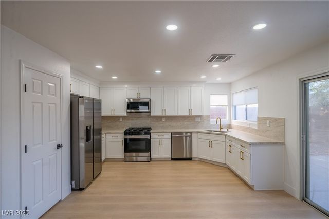 504 Lacabana Beach Drive, Las Vegas, NV 89138