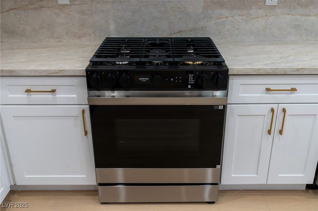 504 Lacabana Beach Drive, Las Vegas, NV 89138