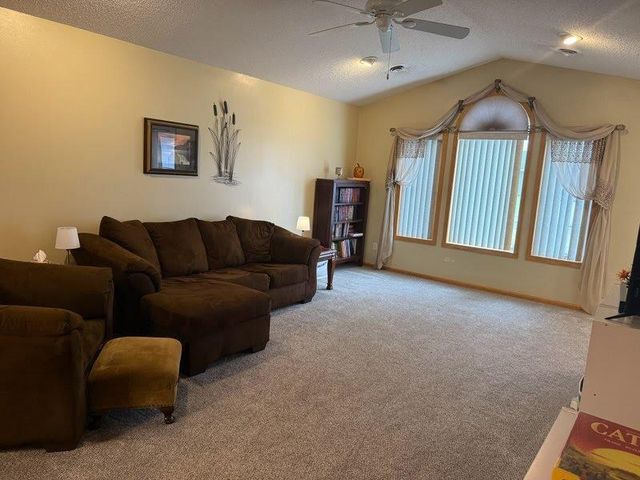 107 9th Street SE, Freeport, MN 56331