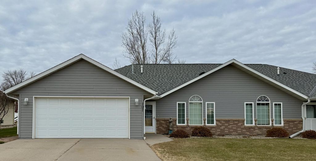 107 9th Street SE, Freeport, MN 56331