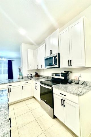 11821 FOUNDERS STREET, Orlando, FL 32832