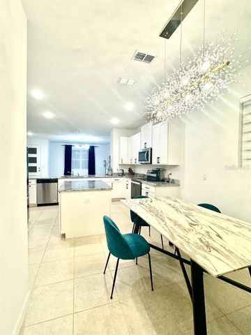 11821 FOUNDERS STREET, Orlando, FL 32832