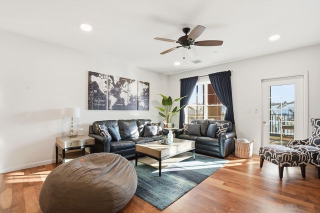 15 Revolution Way 2205, Canton, MA 02021