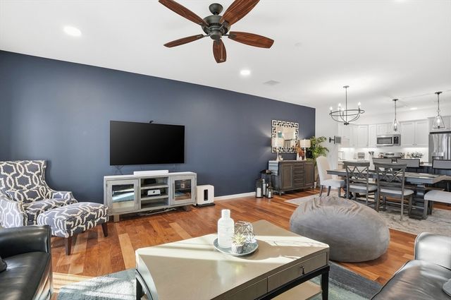 15 Revolution Way 2205, Canton, MA 02021