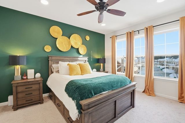 15 Revolution Way 2205, Canton, MA 02021