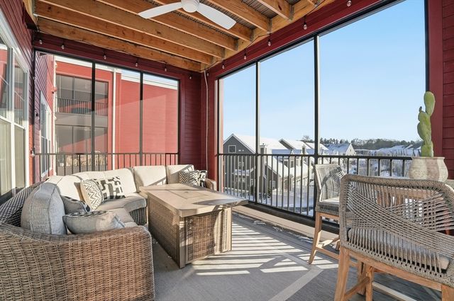 15 Revolution Way 2205, Canton, MA 02021