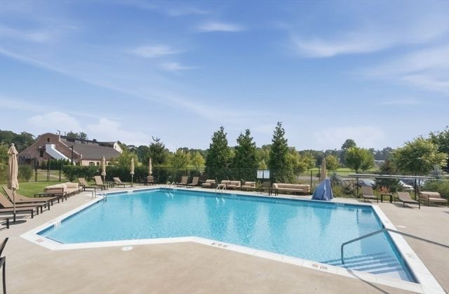 15 Revolution Way 2205, Canton, MA 02021