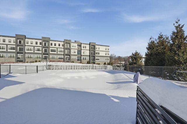 15 Revolution Way 2205, Canton, MA 02021