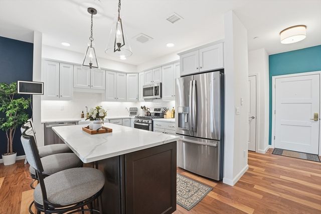 15 Revolution Way 2205, Canton, MA 02021