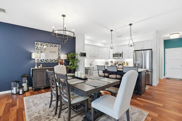 15 Revolution Way 2205, Canton, MA 02021