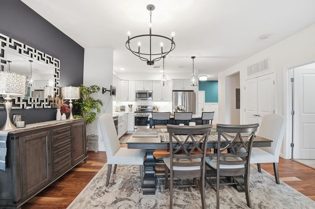 15 Revolution Way 2205, Canton, MA 02021