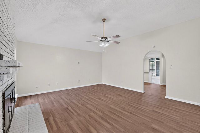 2933 Lawndale Drive, Lancaster, TX 75134