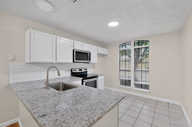 2933 Lawndale Drive, Lancaster, TX 75134