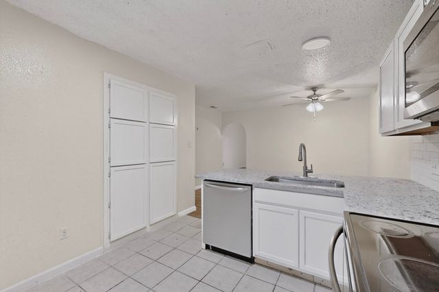 2933 Lawndale Drive, Lancaster, TX 75134