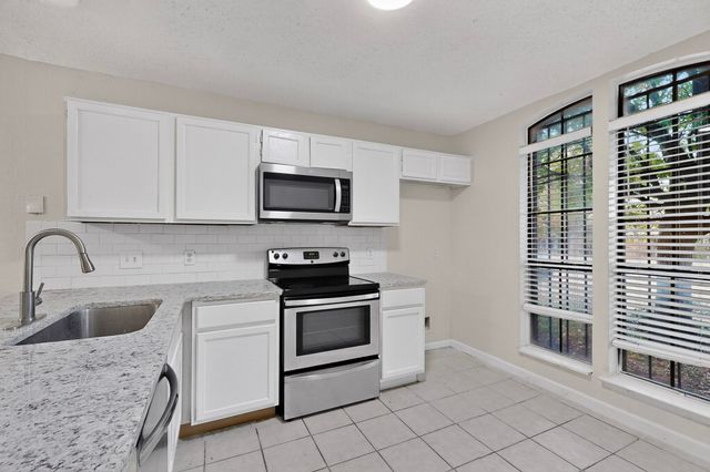 2933 Lawndale Drive, Lancaster, TX 75134