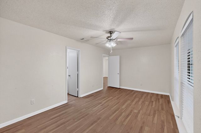 2933 Lawndale Drive, Lancaster, TX 75134