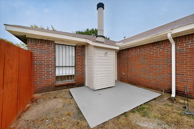 2933 Lawndale Drive, Lancaster, TX 75134