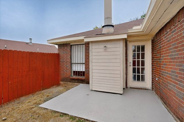 2933 Lawndale Drive, Lancaster, TX 75134