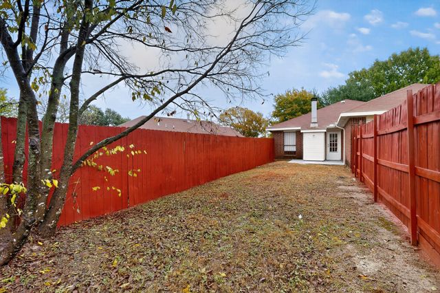 2933 Lawndale Drive, Lancaster, TX 75134