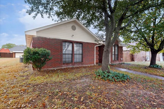 2933 Lawndale Drive, Lancaster, TX 75134