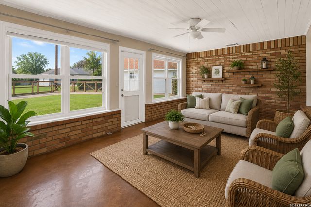 758 Carl Dr, New Braunfels, TX 78130