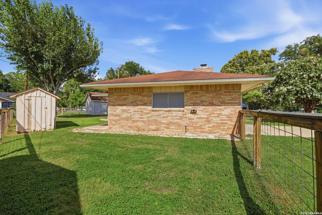 758 Carl Dr, New Braunfels, TX 78130