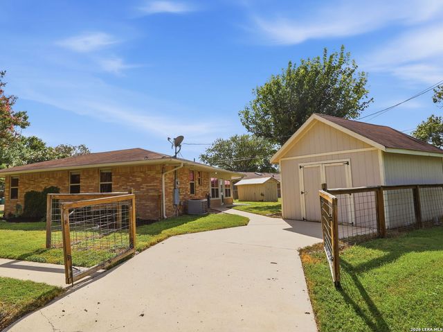 758 Carl Dr, New Braunfels, TX 78130