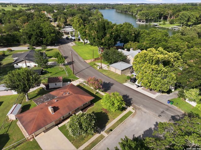 758 Carl Dr, New Braunfels, TX 78130