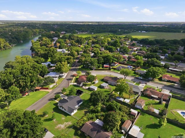 758 Carl Dr, New Braunfels, TX 78130