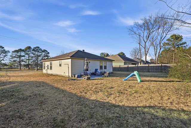 702 N Cedar St, Morrilton, AR 72110