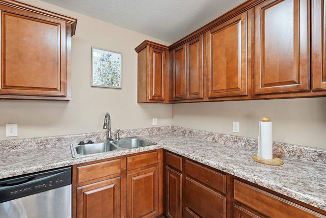 702 N Cedar St, Morrilton, AR 72110