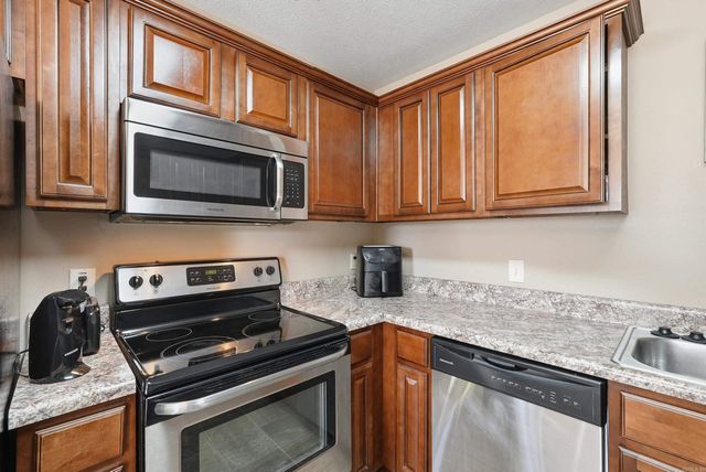 702 N Cedar St, Morrilton, AR 72110