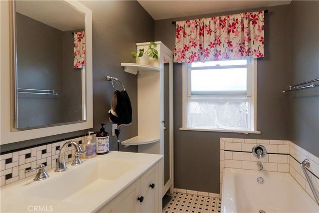 7820 7th, Downey, CA 90241