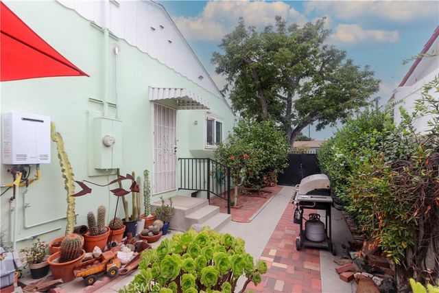 7820 7th, Downey, CA 90241