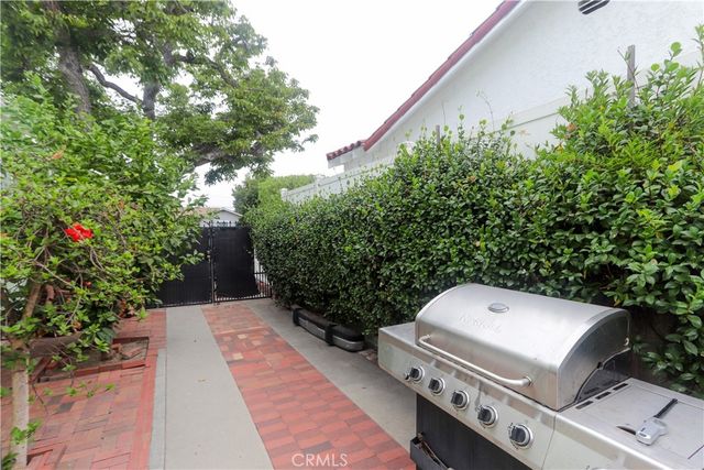 7820 7th, Downey, CA 90241