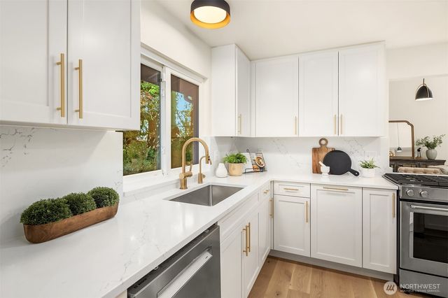 8539 SE 79th Place, Mercer Island, WA 98040