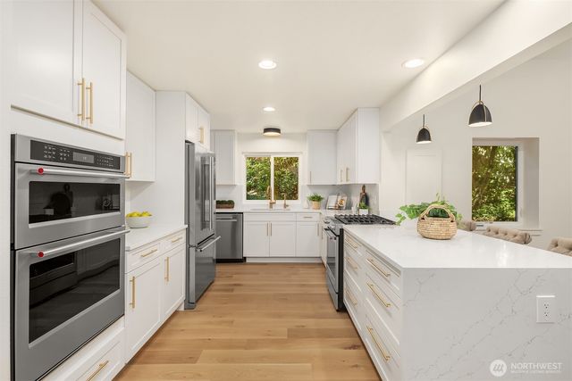 8539 SE 79th Place, Mercer Island, WA 98040
