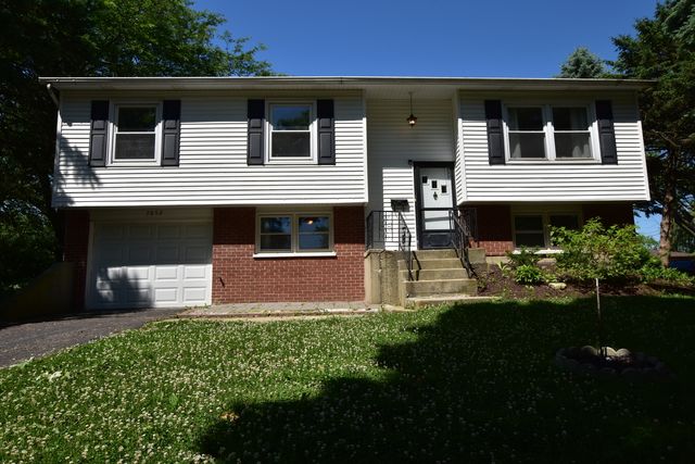 7852 Sprucewood Avenue, Woodridge, IL 60517