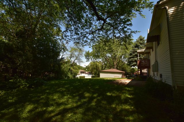 7852 Sprucewood Avenue, Woodridge, IL 60517