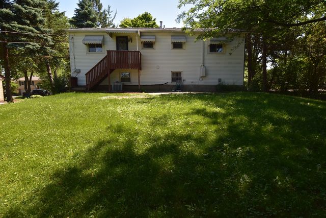 7852 Sprucewood Avenue, Woodridge, IL 60517