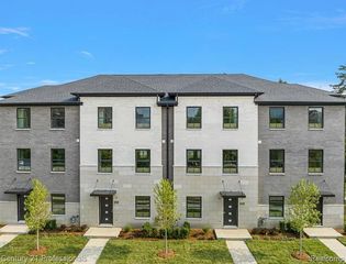 2881 Summers Place, Troy, MI 48084