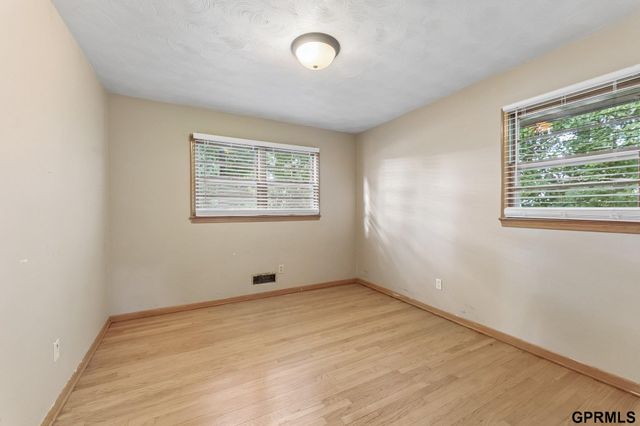 5834 Read Street, Omaha, NE 68152