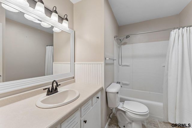 5834 Read Street, Omaha, NE 68152