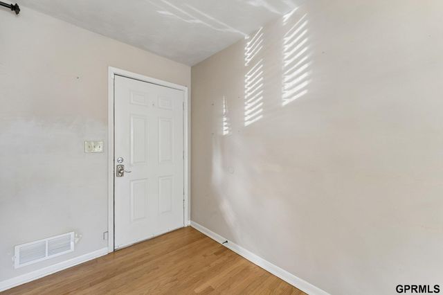 5834 Read Street, Omaha, NE 68152